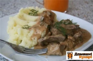 Рецепт Яловичина з огірками солоними фото