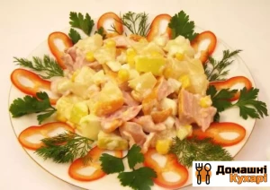 Рецепт Салат з ананасами і копченою куркою фото