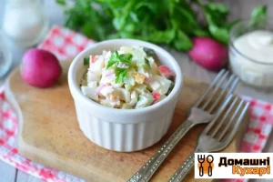 Рецепт Салат з редискою і крабовими паличками фото