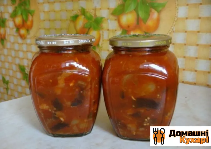 Баклажани в томатно-часниковому соусі на зиму