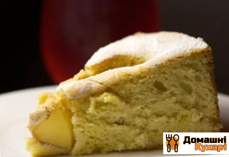 Рецепт Бісквітний яблучний пиріг