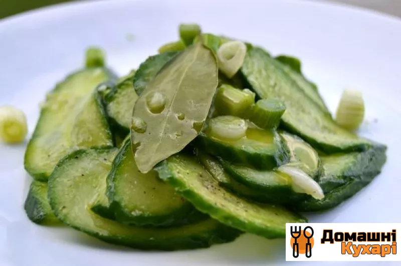 Рецепт Швидкий салат з огірків