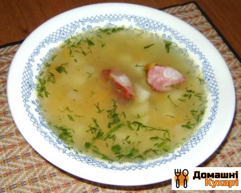 Гороховий суп з копченими реберцями в мультиварці