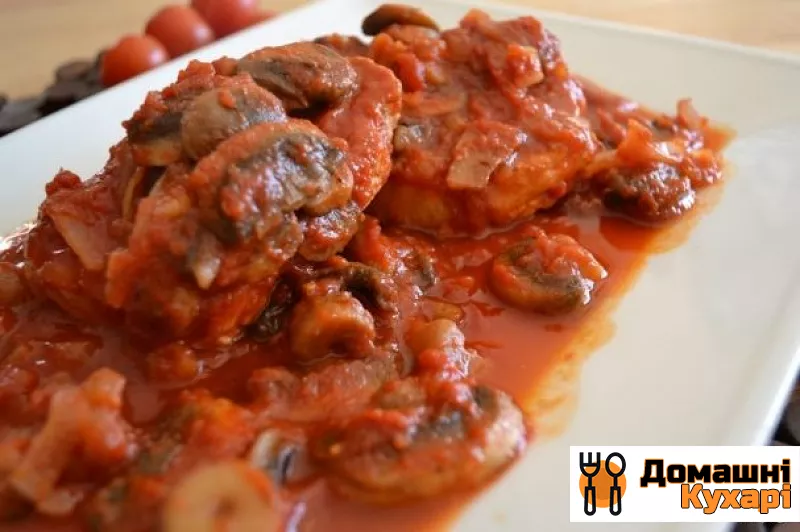 Рецепт Смажена свиняча корейка з грибами і помідорами