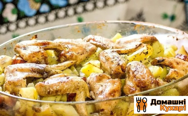 Рецепт Крила курячі з картоплею в духовці