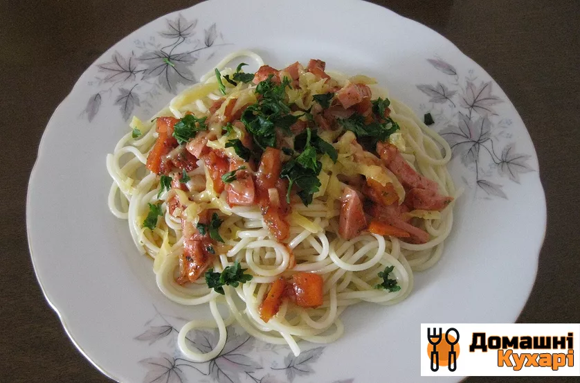 Makaroni Z Kovbasoyu I Tomatnim Sousom Recept Vid Domashnih Kuhariv