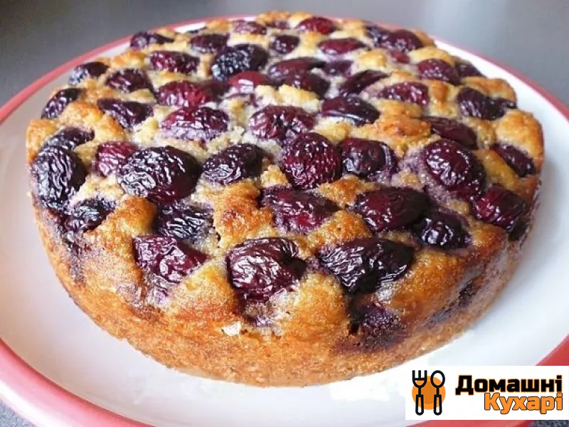 Рецепт Мигдальний пиріг з вишнею та шоколадом