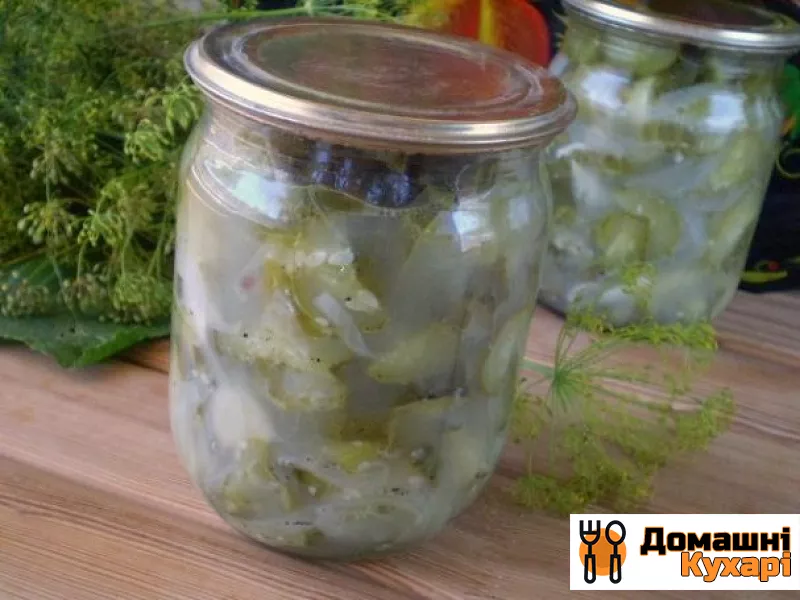 Рецепт Огірковий салат з цибулею на зиму