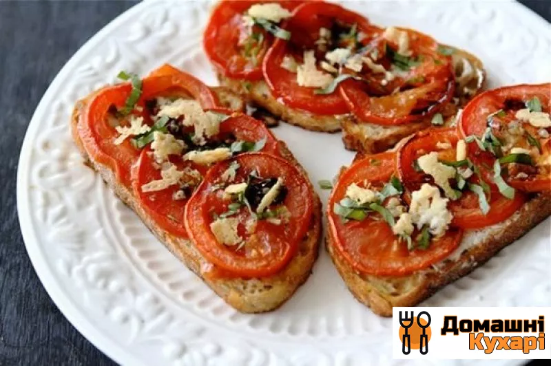Рецепт Відкритий бутерброд з запеченими помідорами, сиром і бальзамічним оцтом