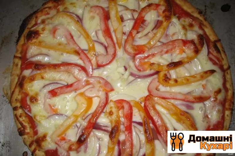 Піца з перцем і помідорами