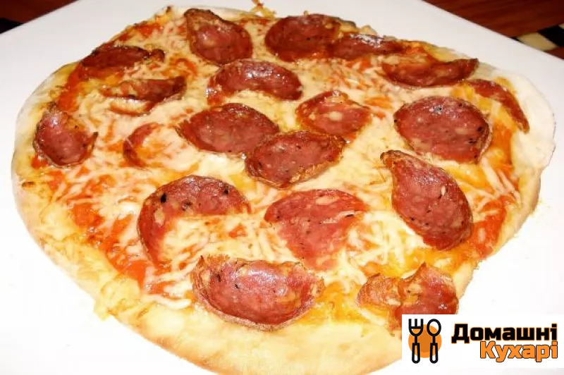 Рецепт Піца з салямі і помідорами