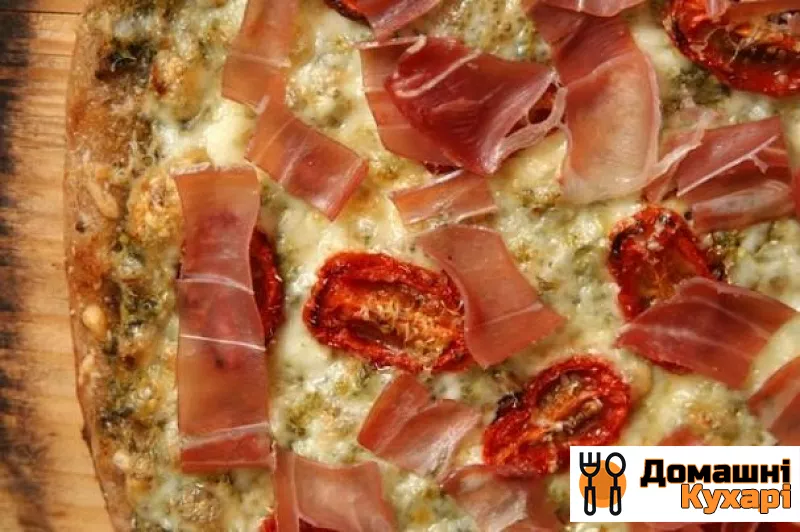 Рецепт Піца з шинкою, козячим сиром і помідорами