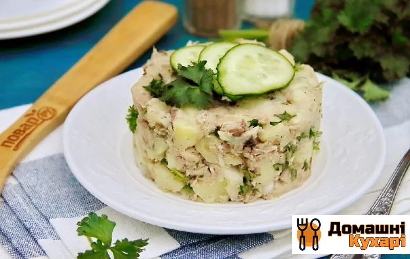 Рецепт Рибний салат з консервів з картоплею
