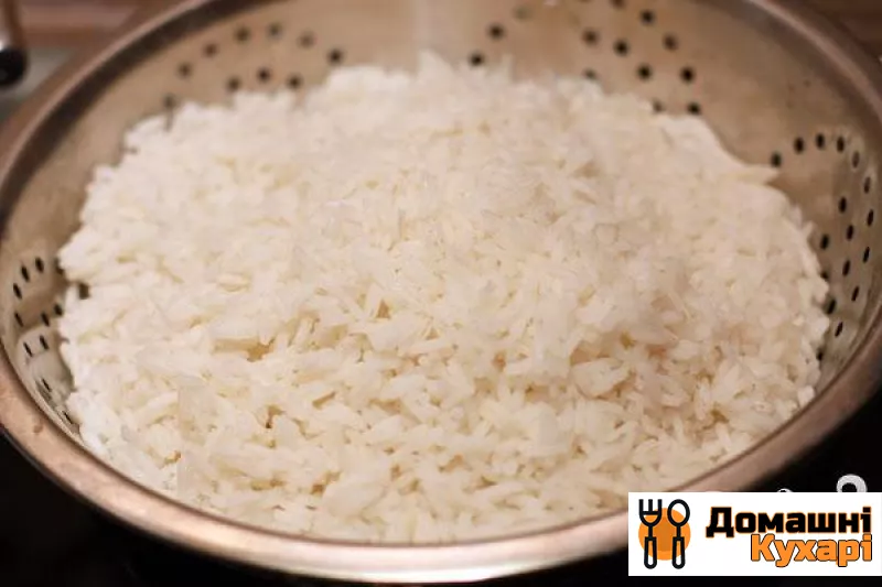 Рис зі свининою, омлетом і овочами - фото крок 1