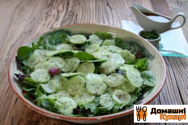 Рецепт Салат із зелені і огірків