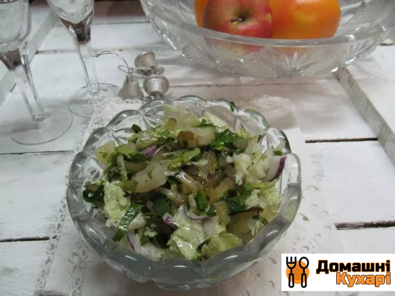 Рецепт Салат з ананасом і маринованим огірком