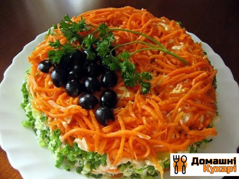 Рецепт Салат с корейской морковкой и колбасой