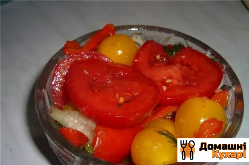 Рецепт Салат з маринованими помідорами