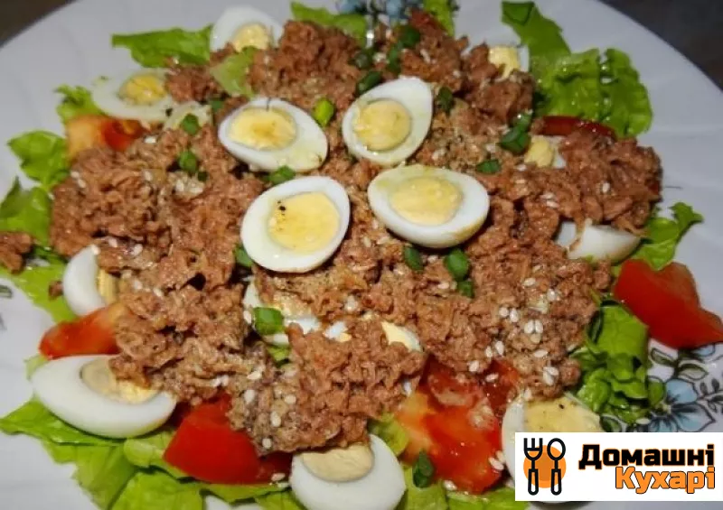 Салат з перепелиними яйцями і тунцем