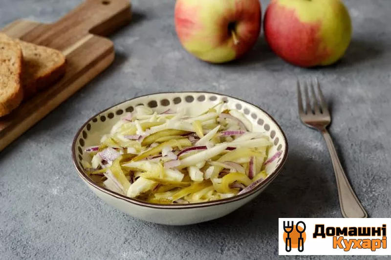 Рецепт Салат з яблуками і солоними огірками