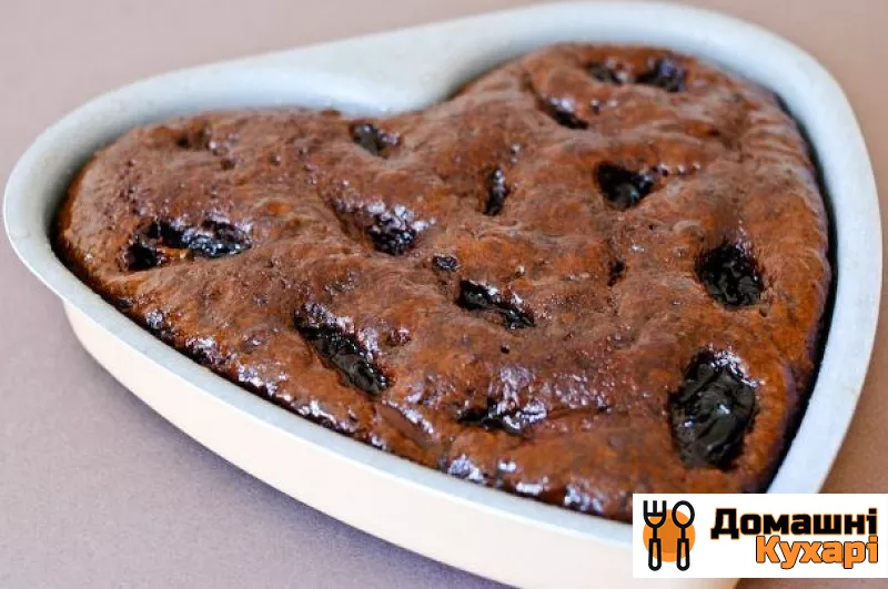 Рецепт Шоколадний пиріг з чорносливом