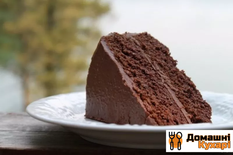 Шоколадний торт з пахтою і цукровою глазур'ю