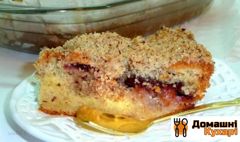 Рецепт Вишневий пиріг з горіховою посипкою